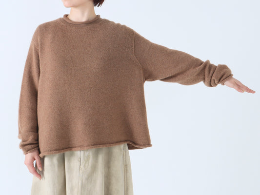 【NEW】ベビーキャメル ロールネックセーター