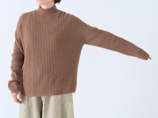 【NEW】ベビーキャメル リブハイネックセーター
