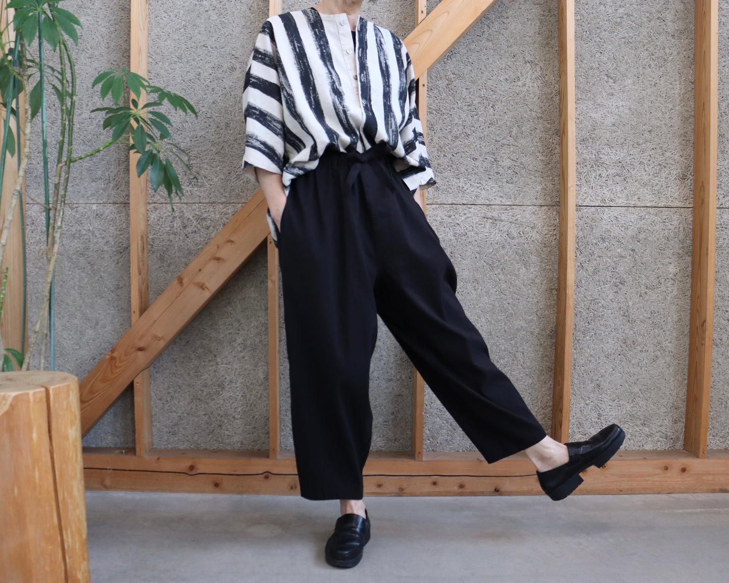 綿麻 黒ストライプ プルオーバードルマンブラウス