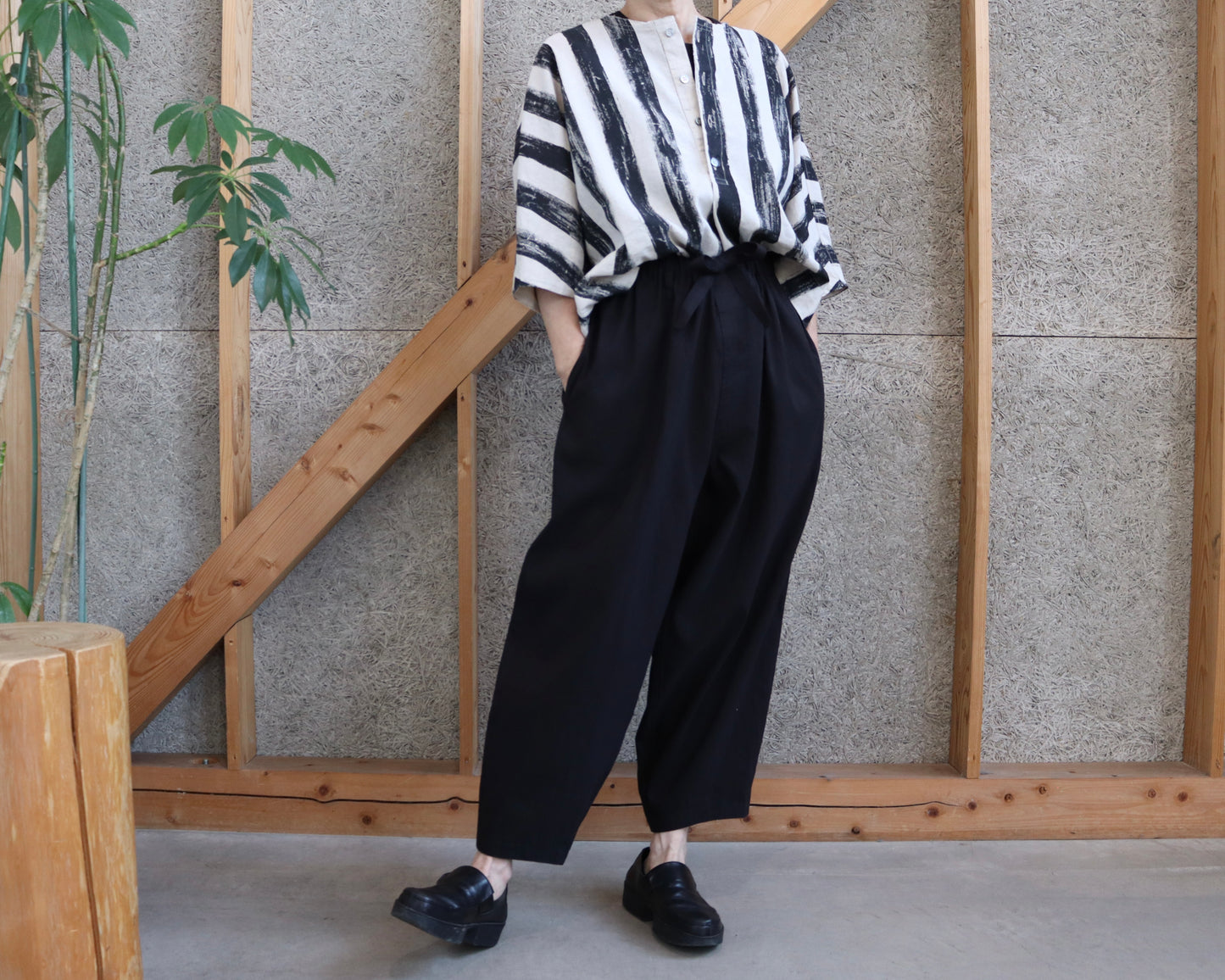 綿麻 黒ストライプ プルオーバードルマンブラウス