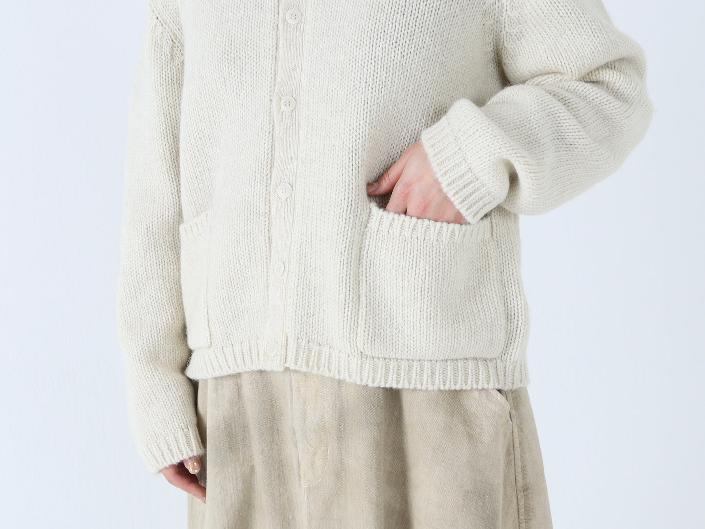 【NEW】モンゴルウール ショート丈カーディガン