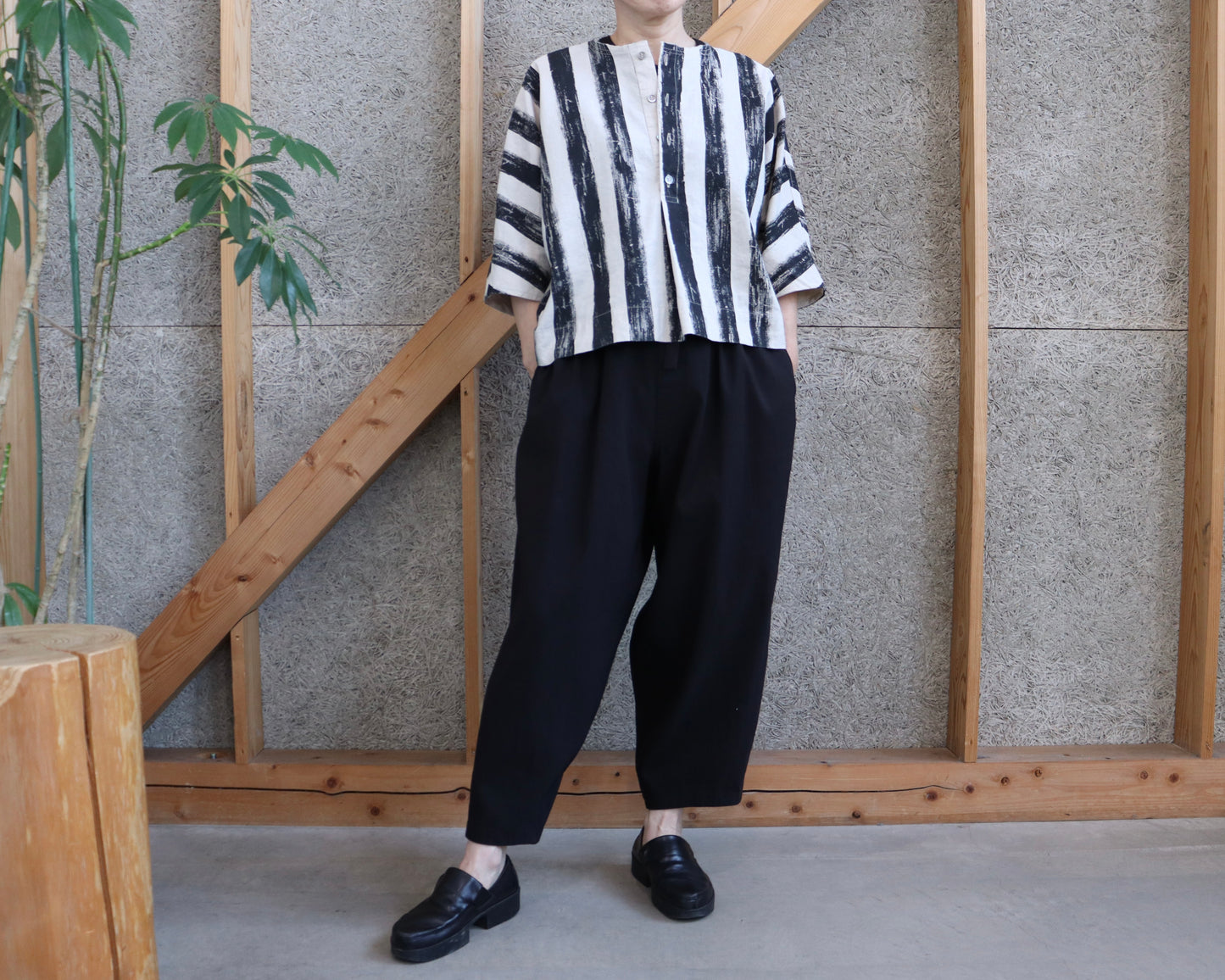 綿麻 黒ストライプ プルオーバードルマンブラウス