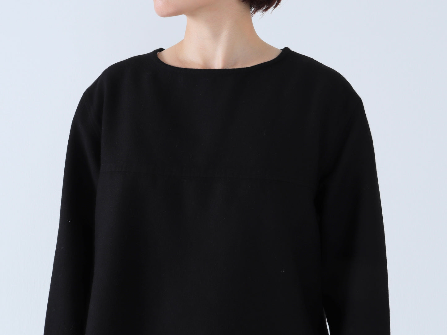 【NEW】綿ウール朱子織 プルオーバーブラウス