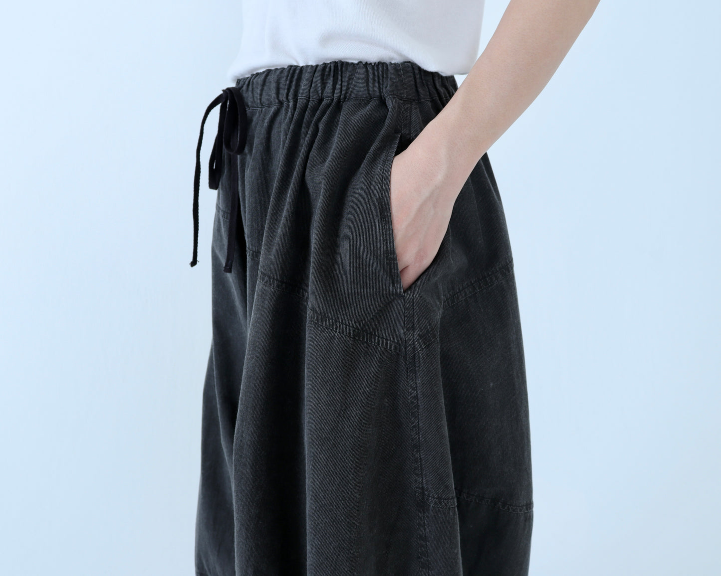 綿ピンストライプ キュービックパンツ