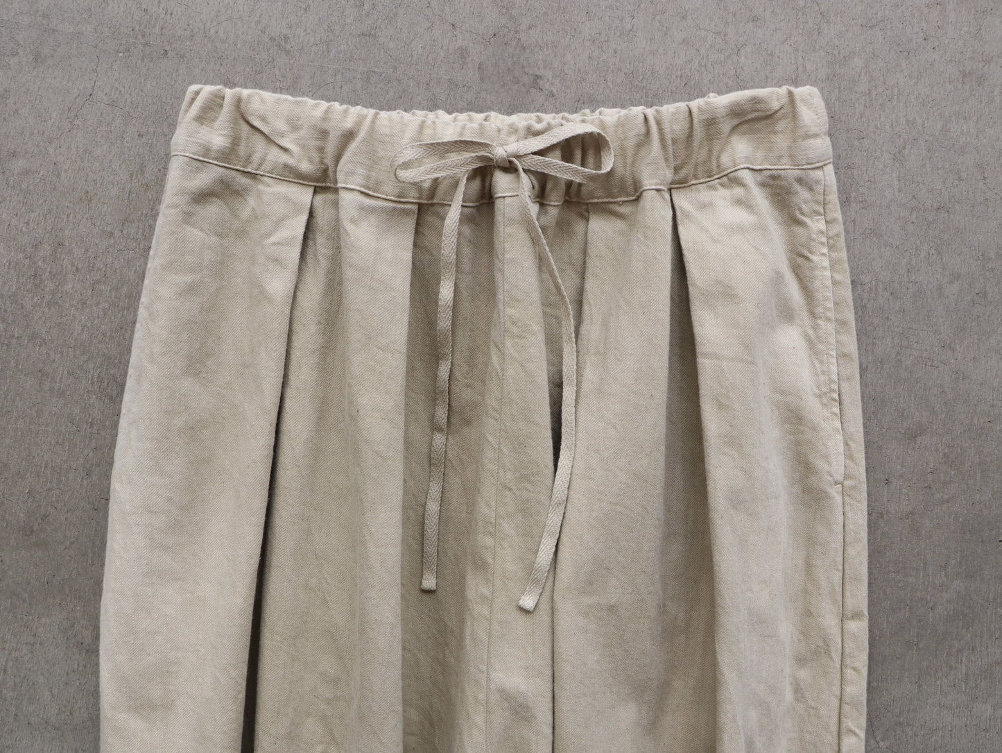 ジンバブエコットン プリーツパンツ