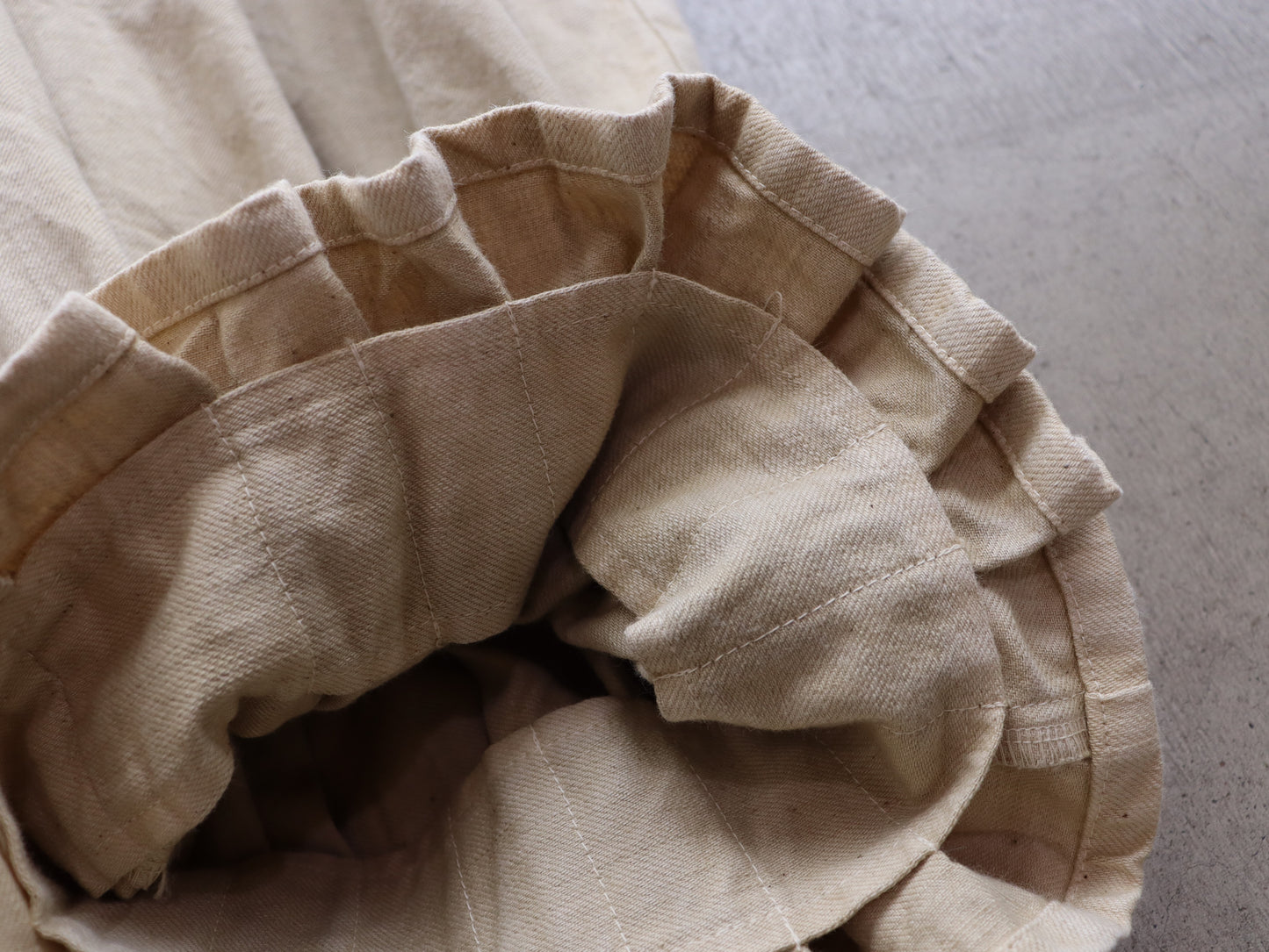 ジンバブエコットン プリーツパンツ