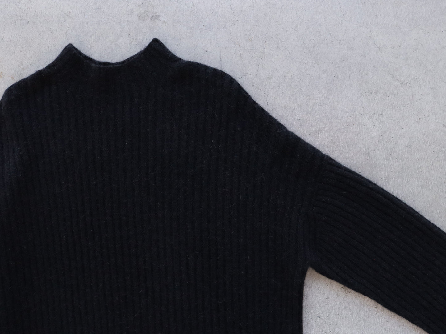 【NEW】ベビーキャメル リブハイネックセーター