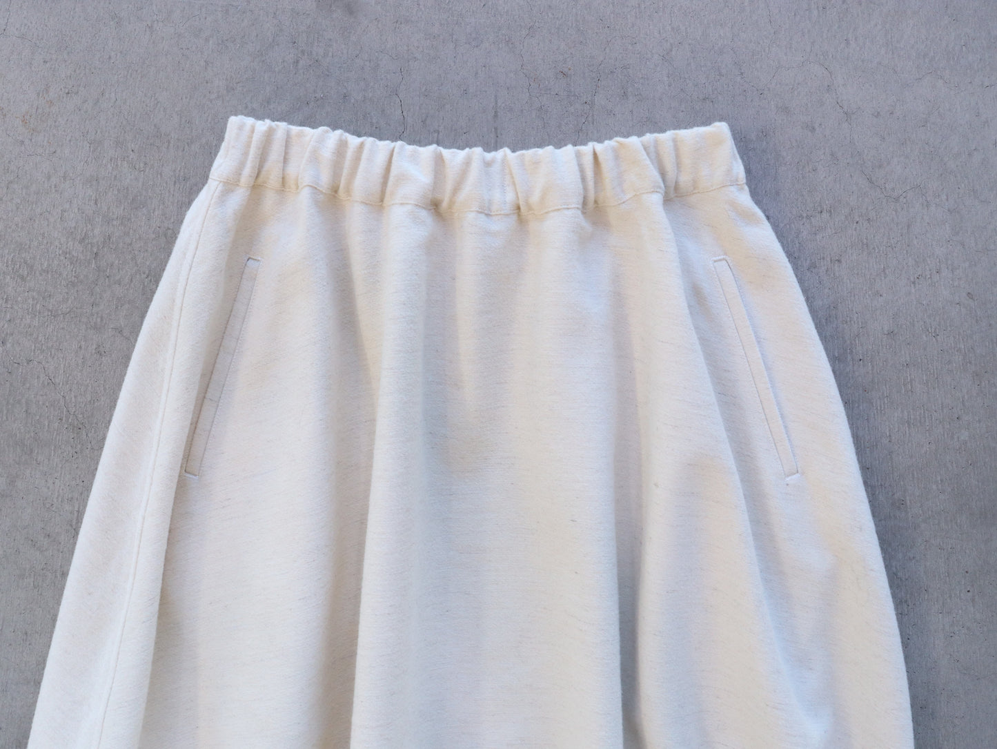 【NEW】綿ウール朱子織 バルーンスカート