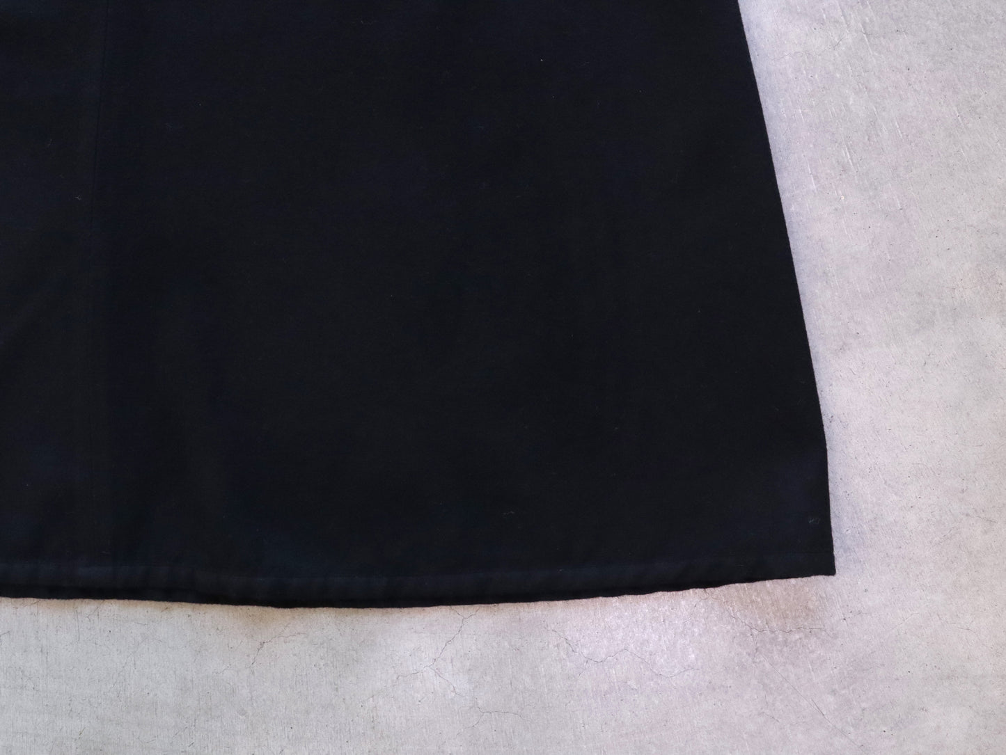 【NEW】綿ウール朱子織 Vネックワンピース