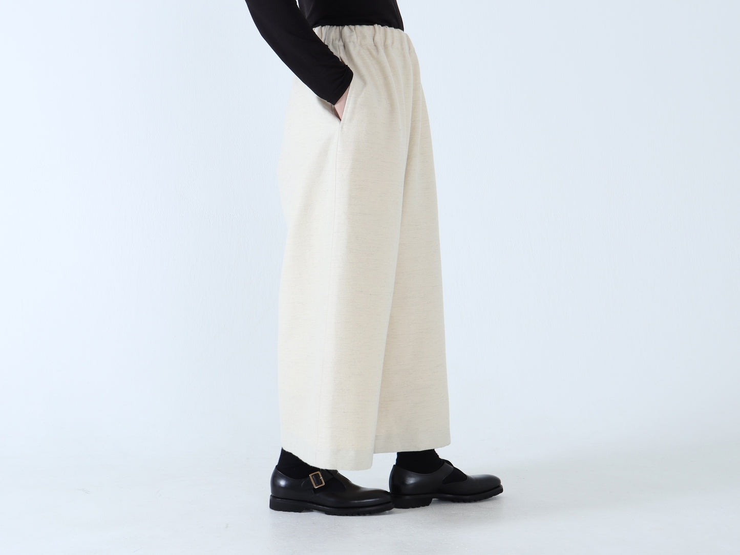 【NEW】綿ウール朱子織 リラックスパンツ