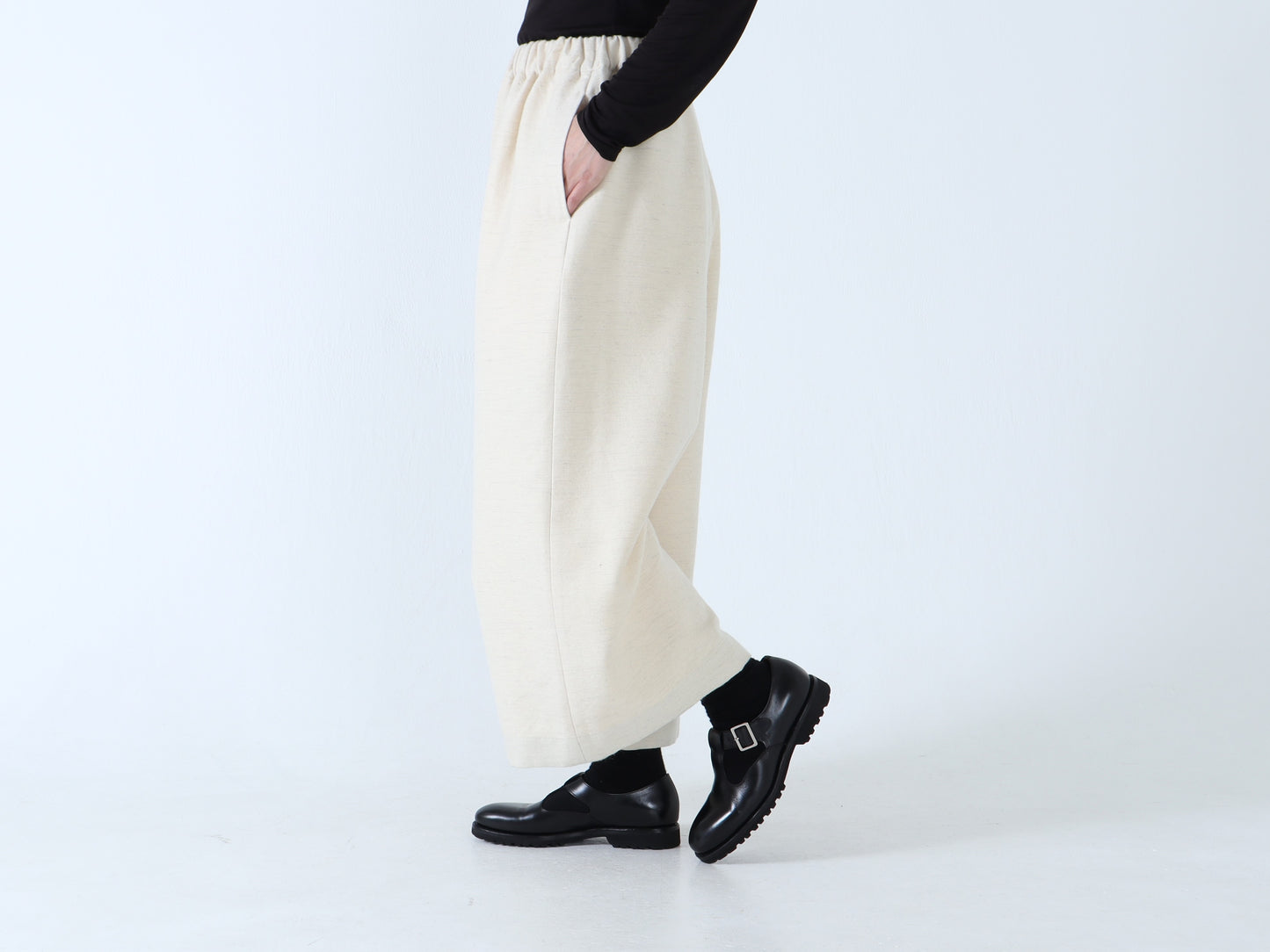 【NEW】綿ウール朱子織 リラックスパンツ