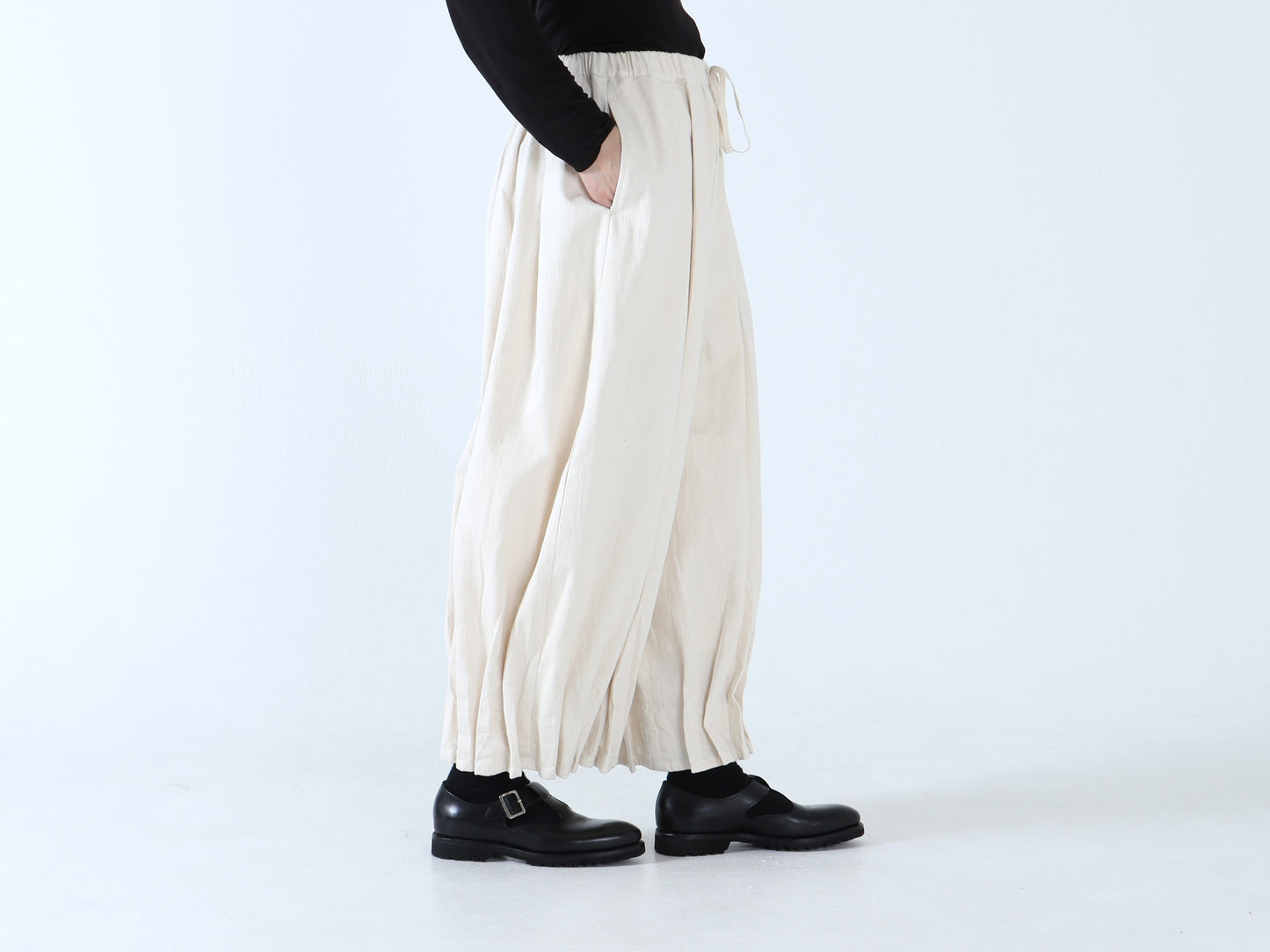 ジンバブエコットン プリーツパンツ