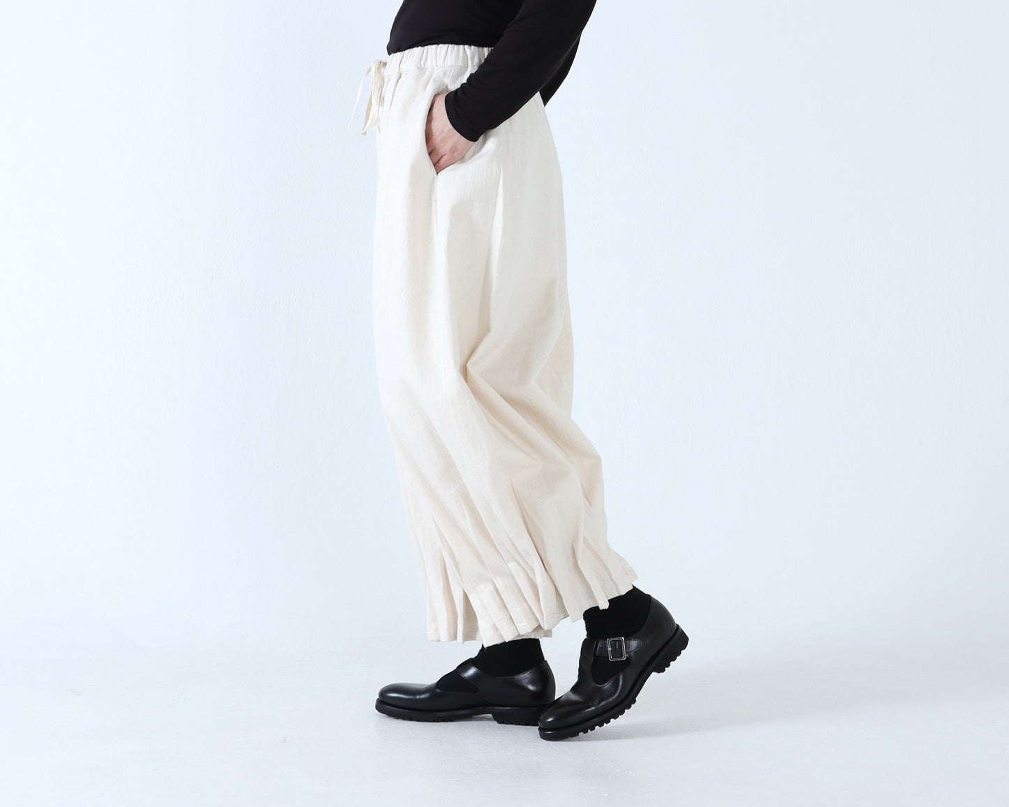 ジンバブエコットン プリーツパンツ