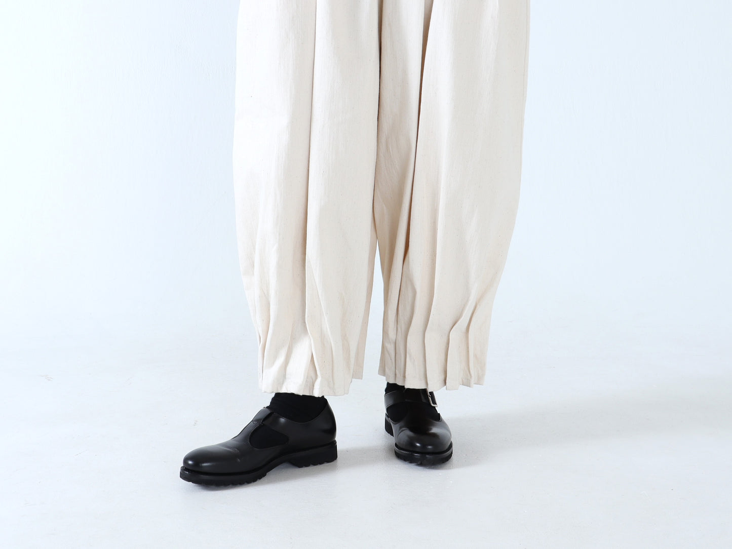 ジンバブエコットン プリーツパンツ