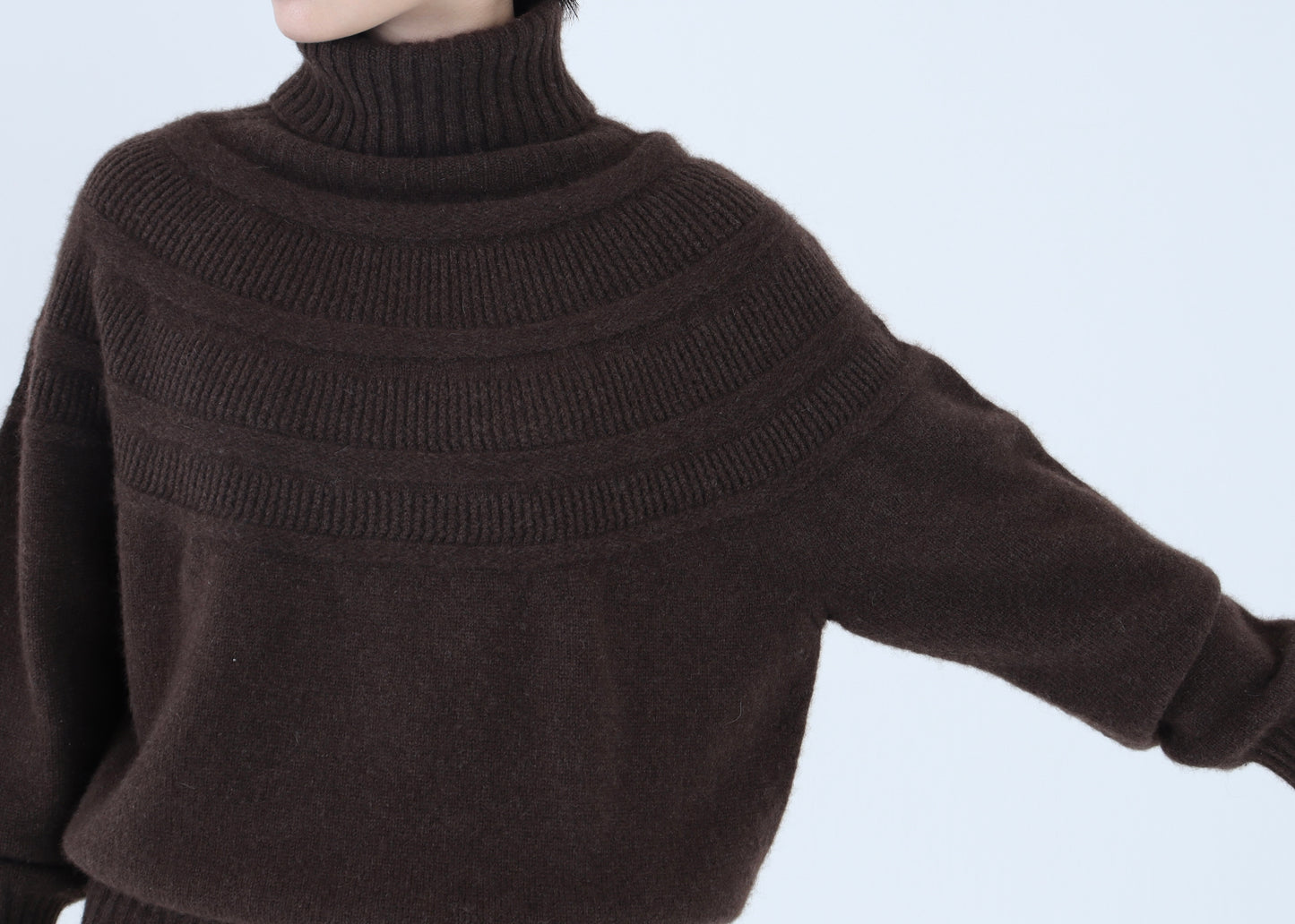 【NEW】ヤク レース柄オフタートルセーター　　