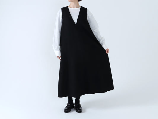 【NEW】綿ウール朱子織 Vネックワンピース