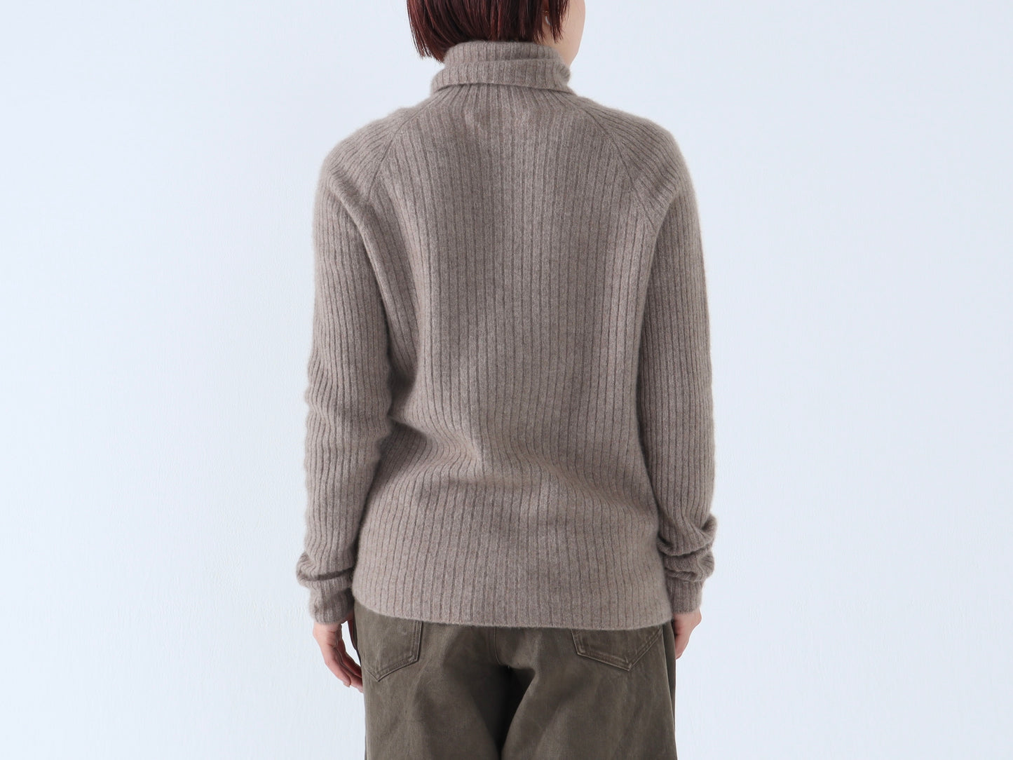 ブラックカシミヤ リブタートルネックセーター