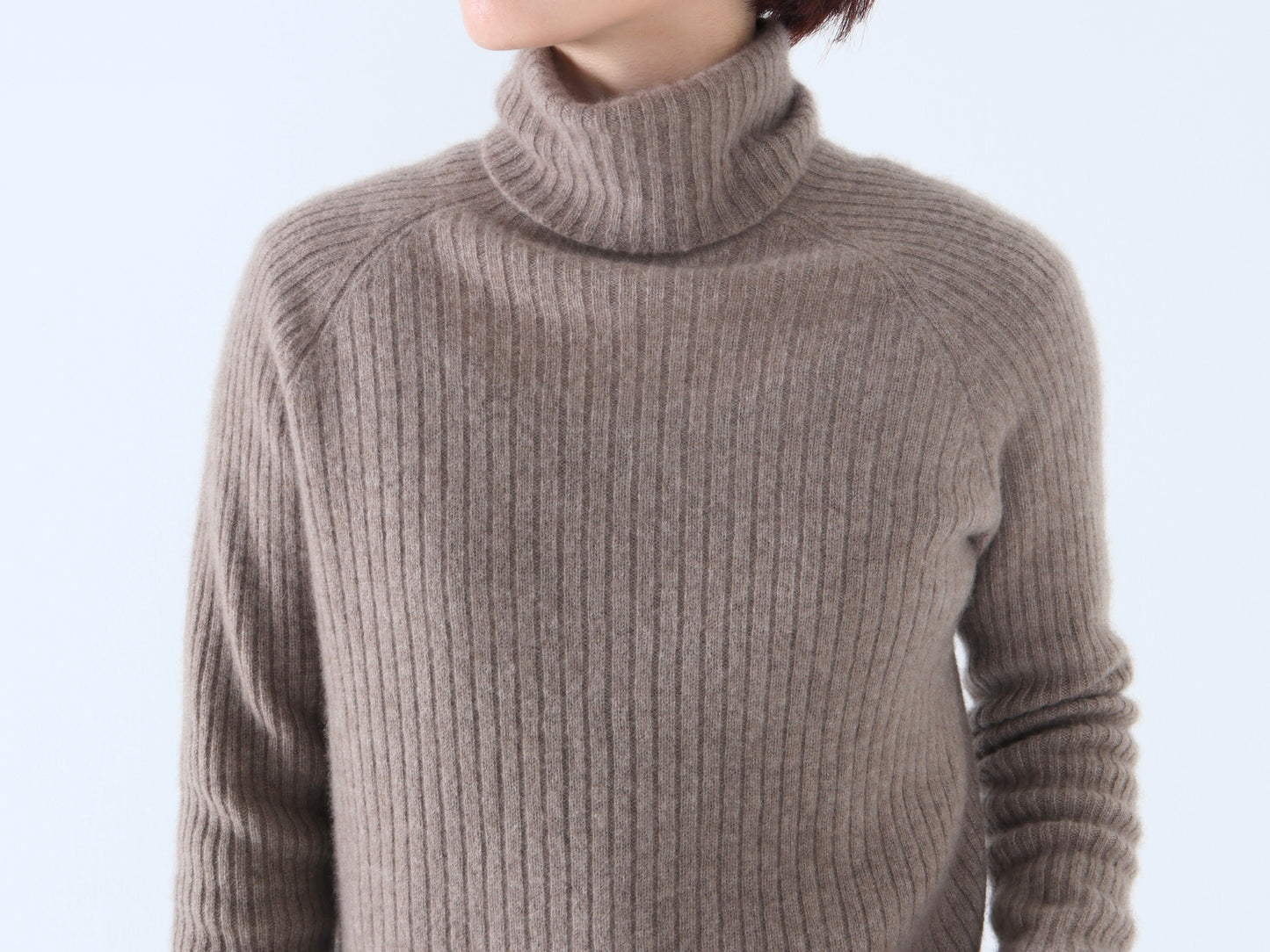 ブラックカシミヤ リブタートルネックセーター