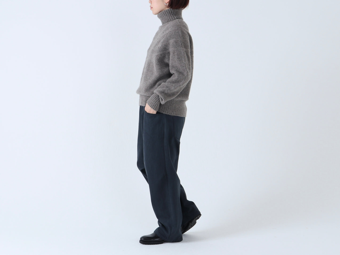 【NEW】ヤク レース柄オフタートルセーター　　