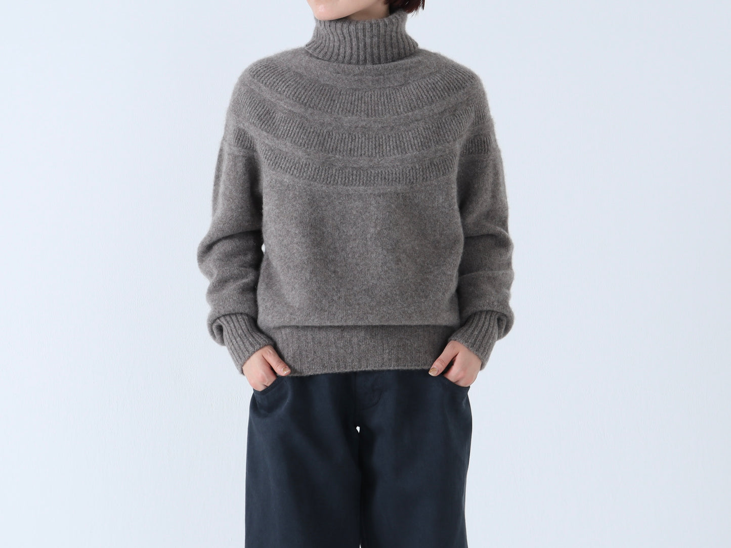 【NEW】ヤク レース柄オフタートルセーター　　