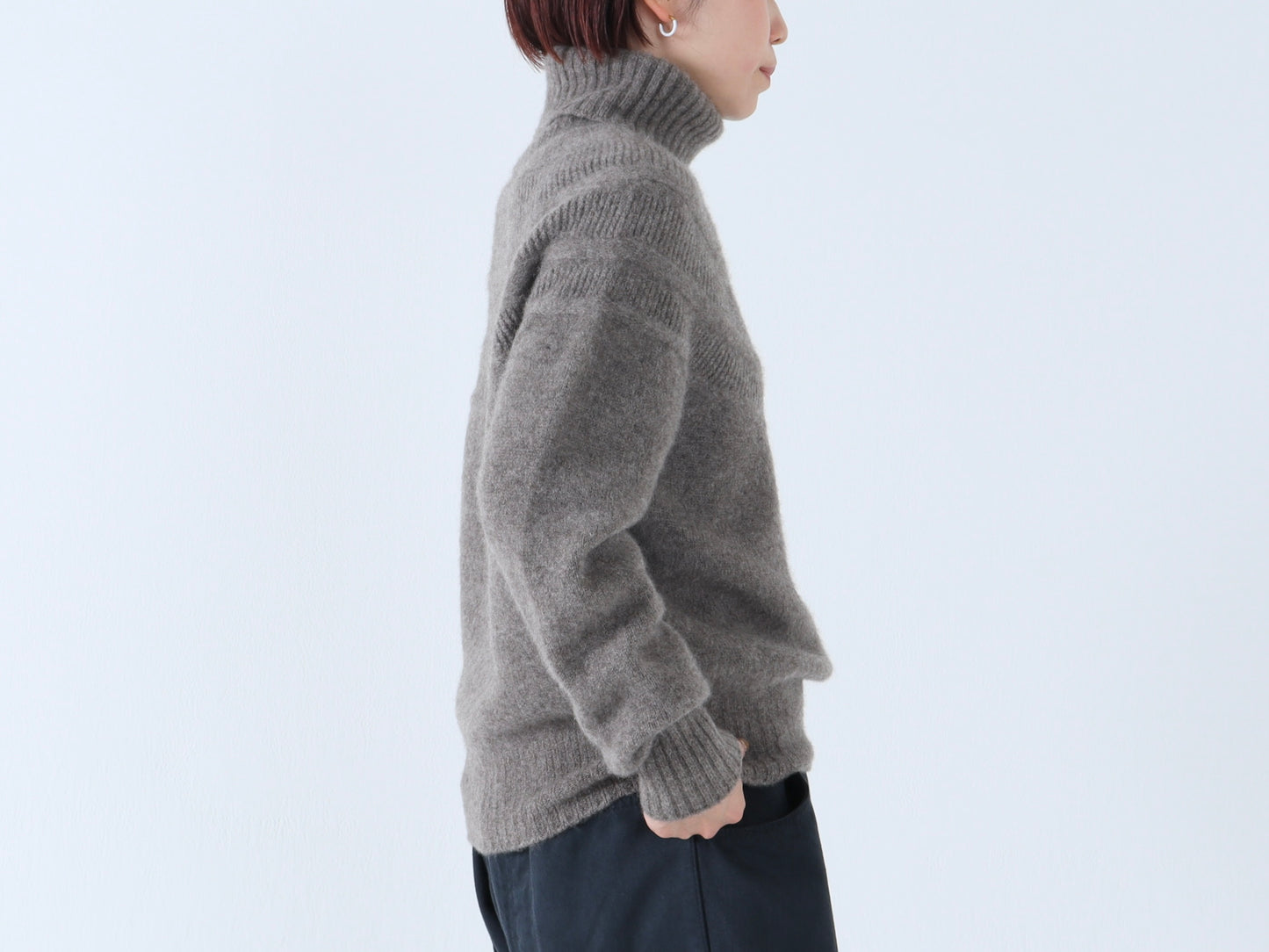 【NEW】ヤク レース柄オフタートルセーター　　