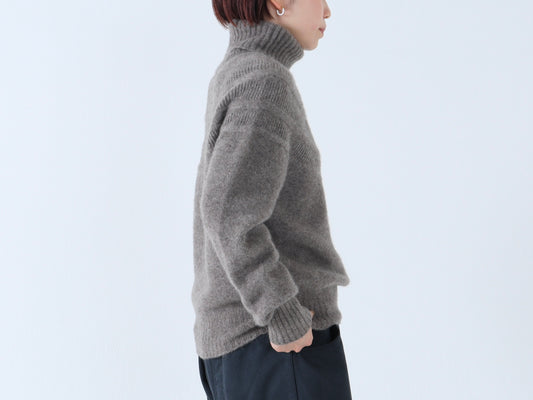 【NEW】ヤク レース柄オフタートルセーター　　