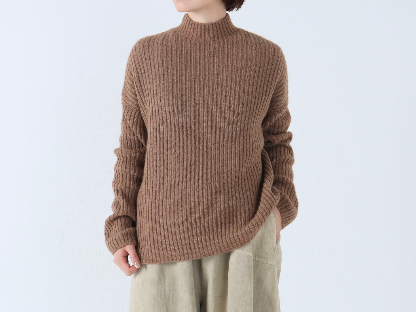 【NEW】ベビーキャメル リブハイネックセーター