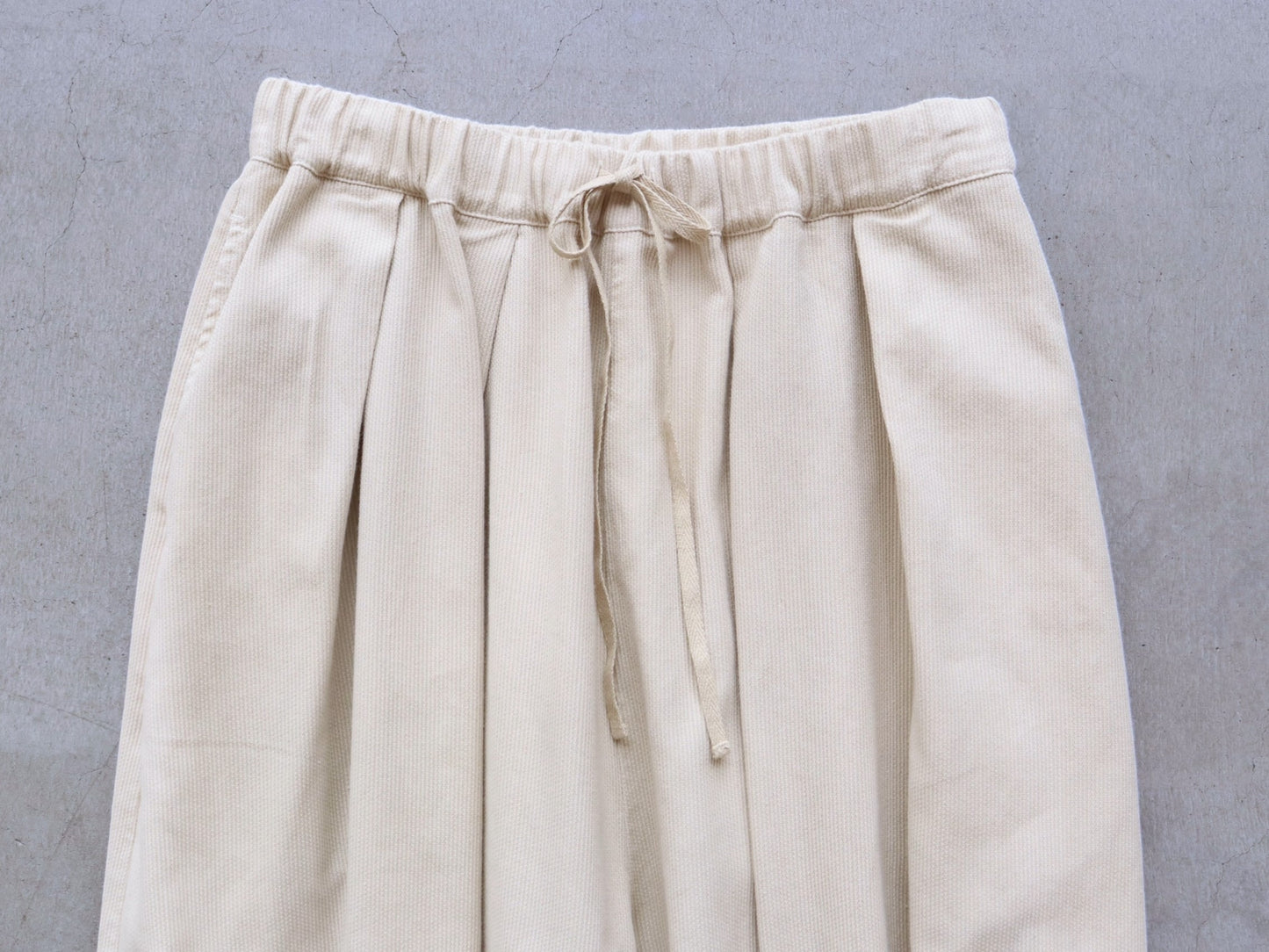 綿刺し子 プリーツパンツ