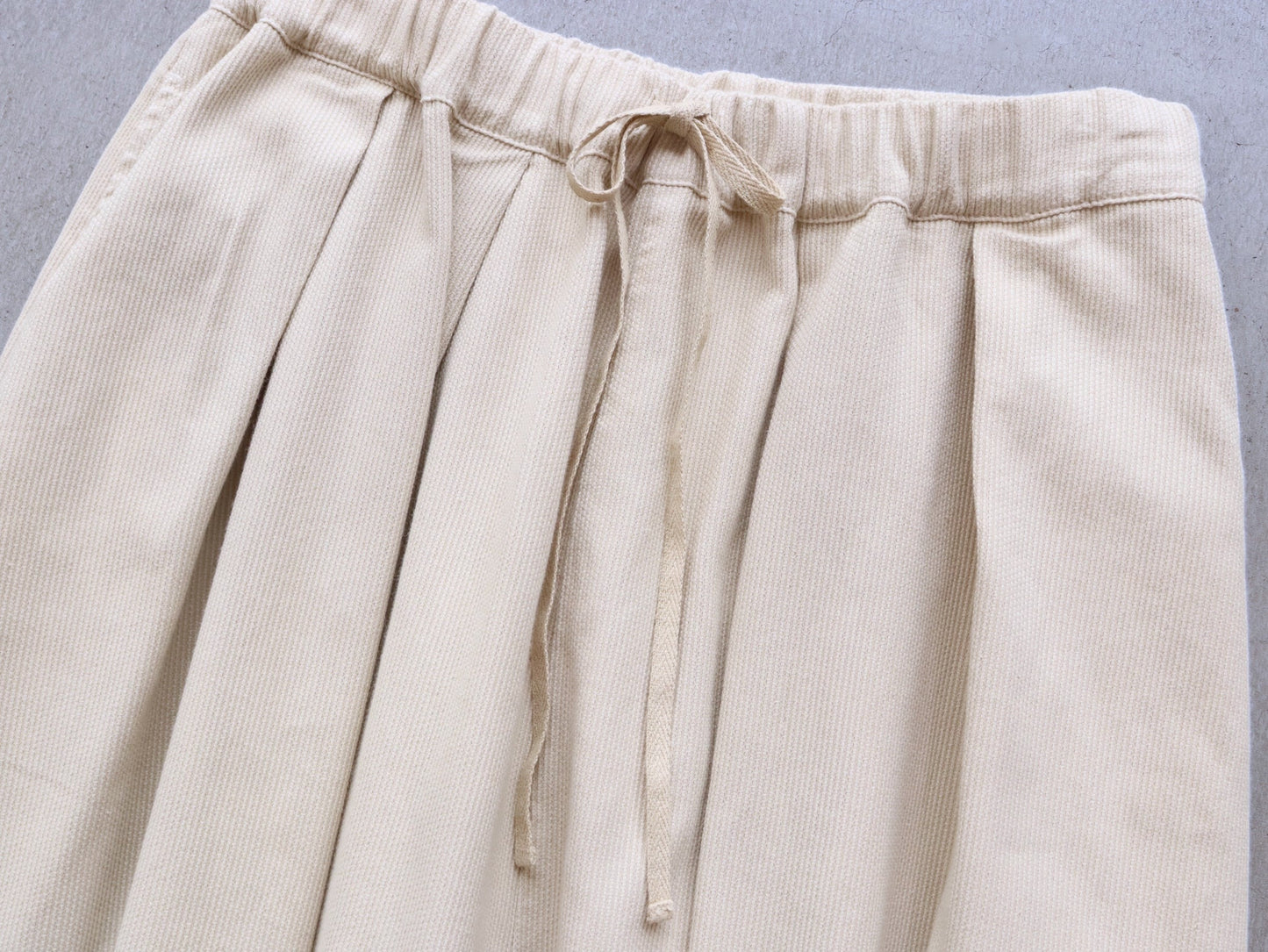 綿刺し子 プリーツパンツ