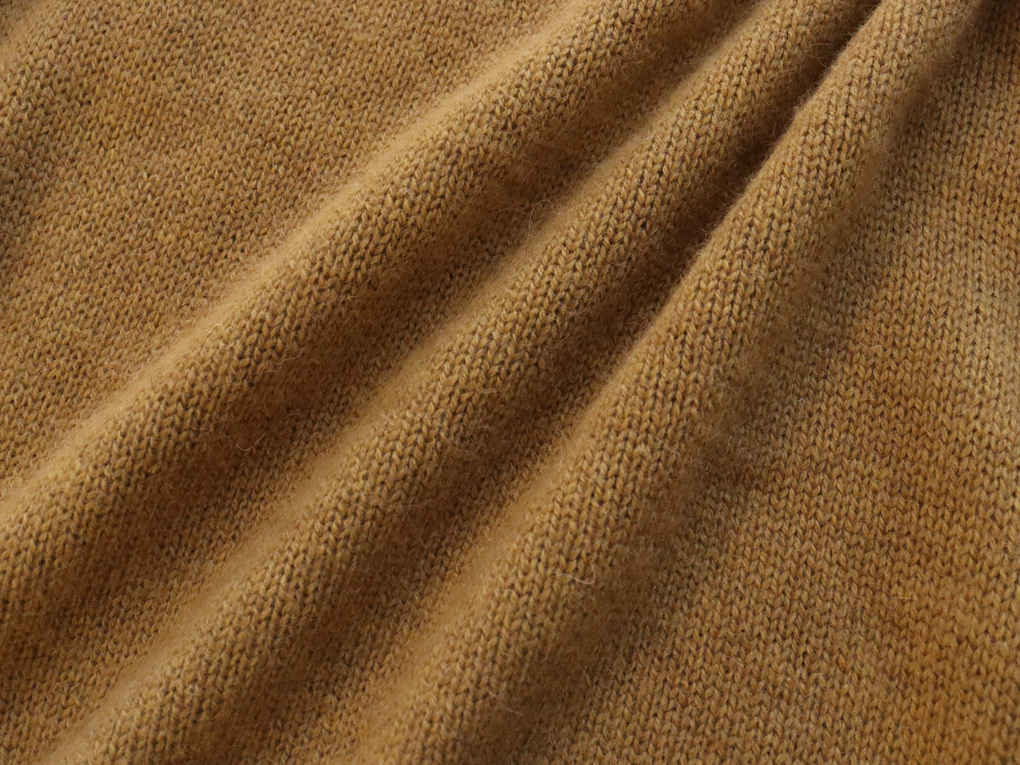 ベビーキャメル カーブセーター