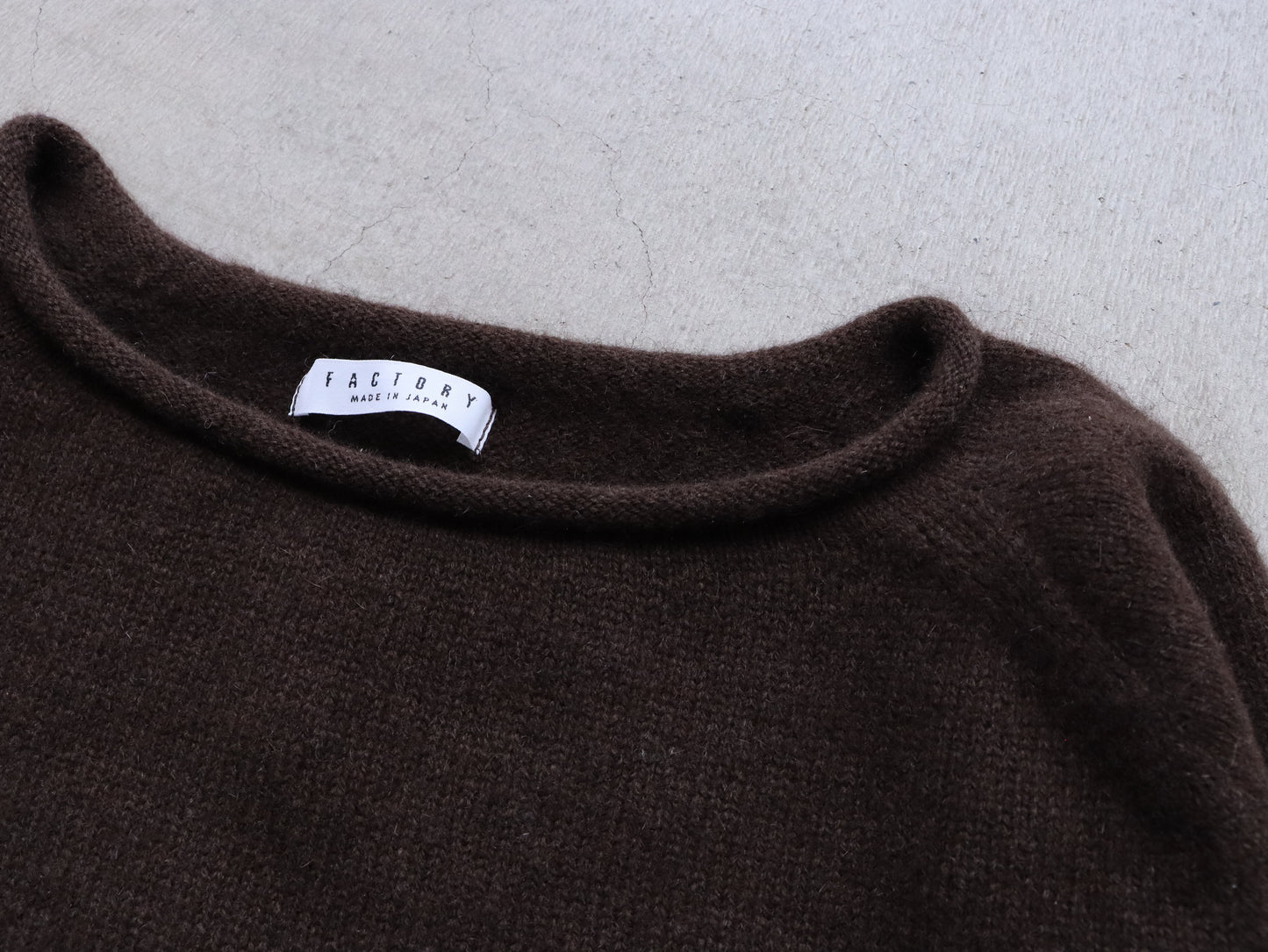 ヤク ロールネックセーター