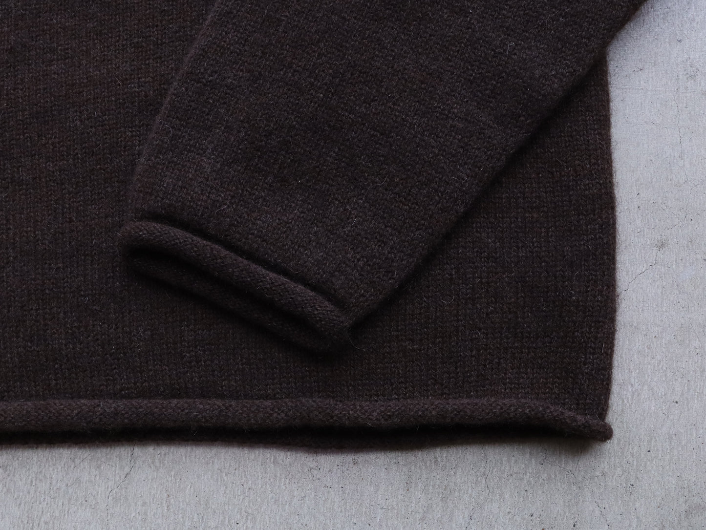 ヤク ロールネックセーター