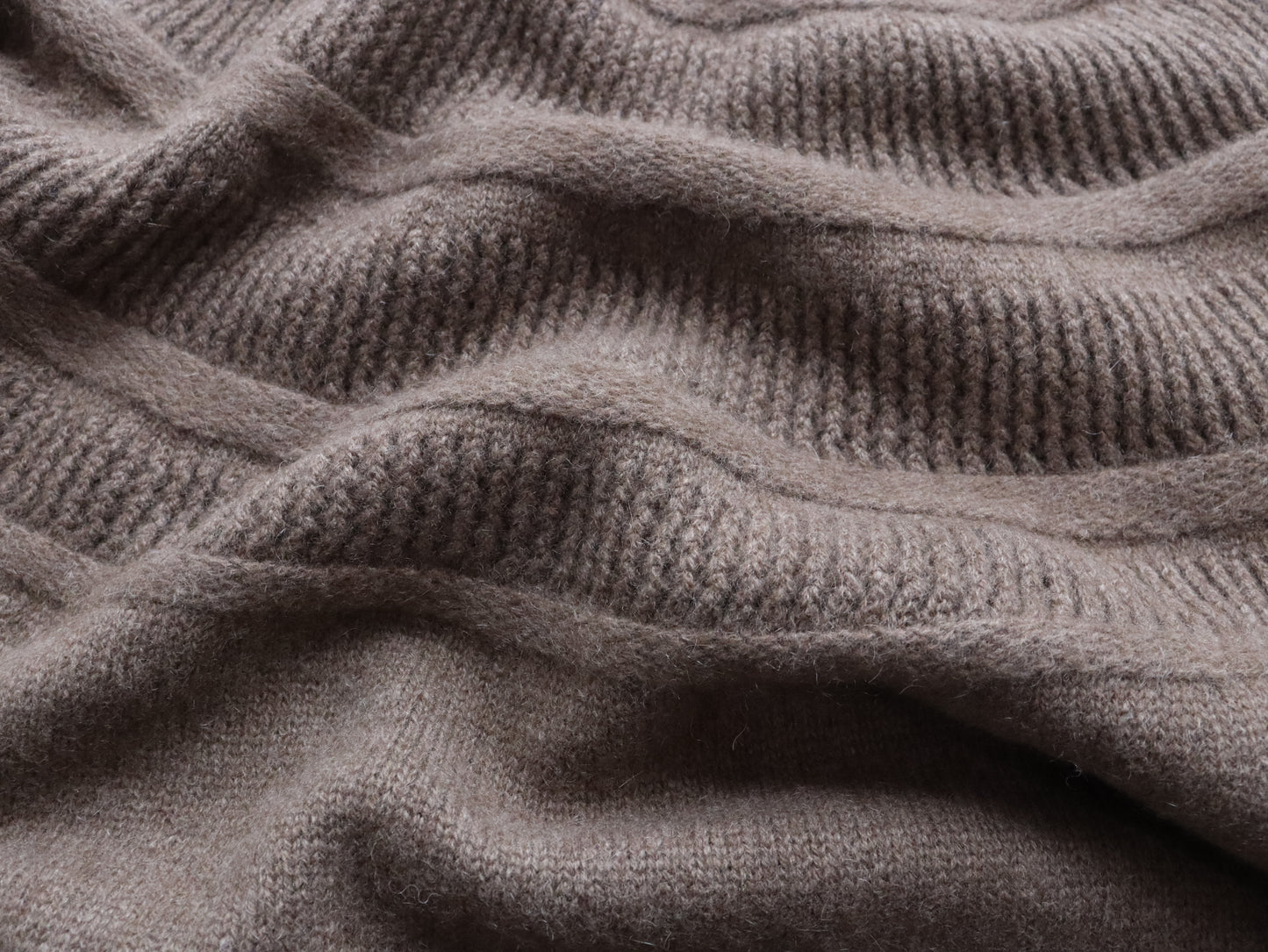 【NEW】ヤク レース柄オフタートルセーター　　