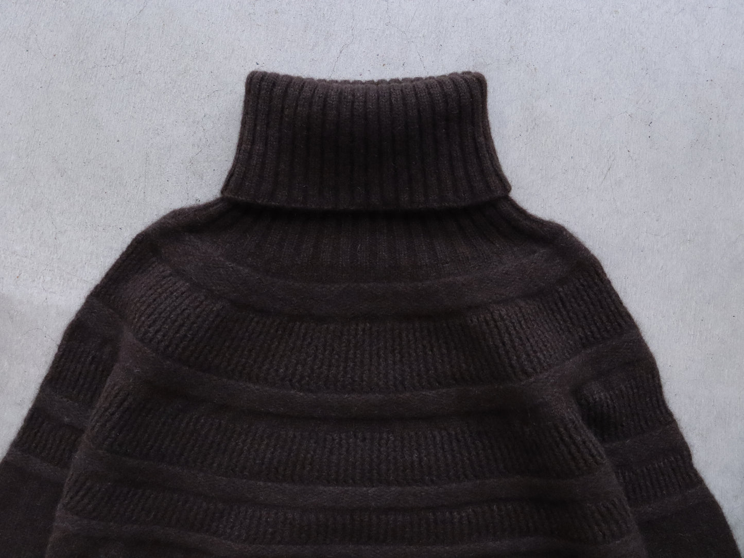 【NEW】ヤク レース柄オフタートルセーター　　