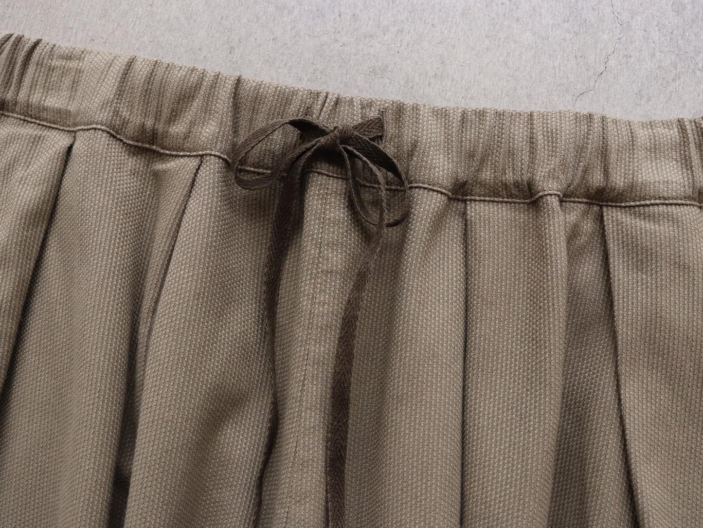 綿刺し子 プリーツパンツ