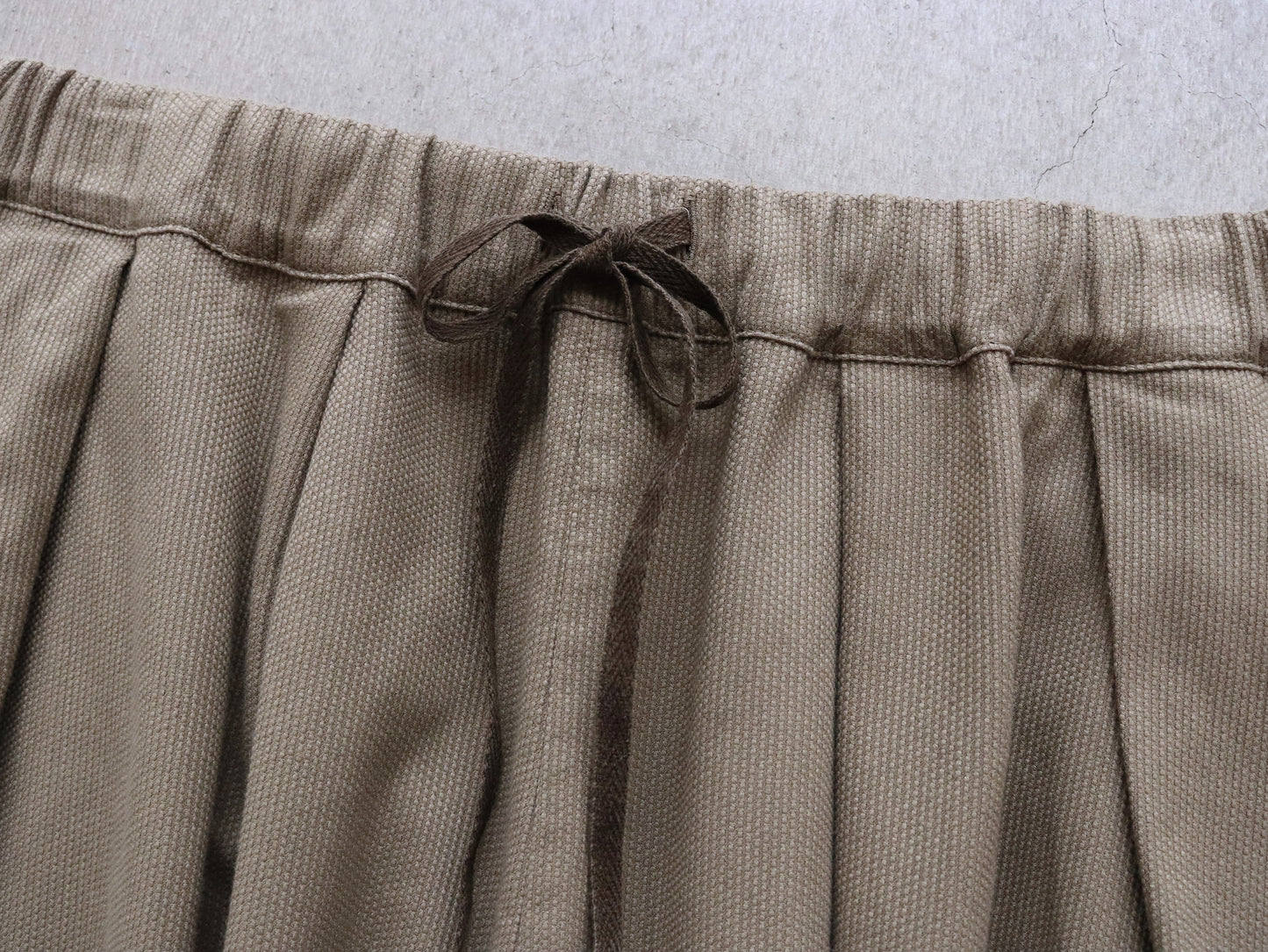 綿刺し子 プリーツパンツ