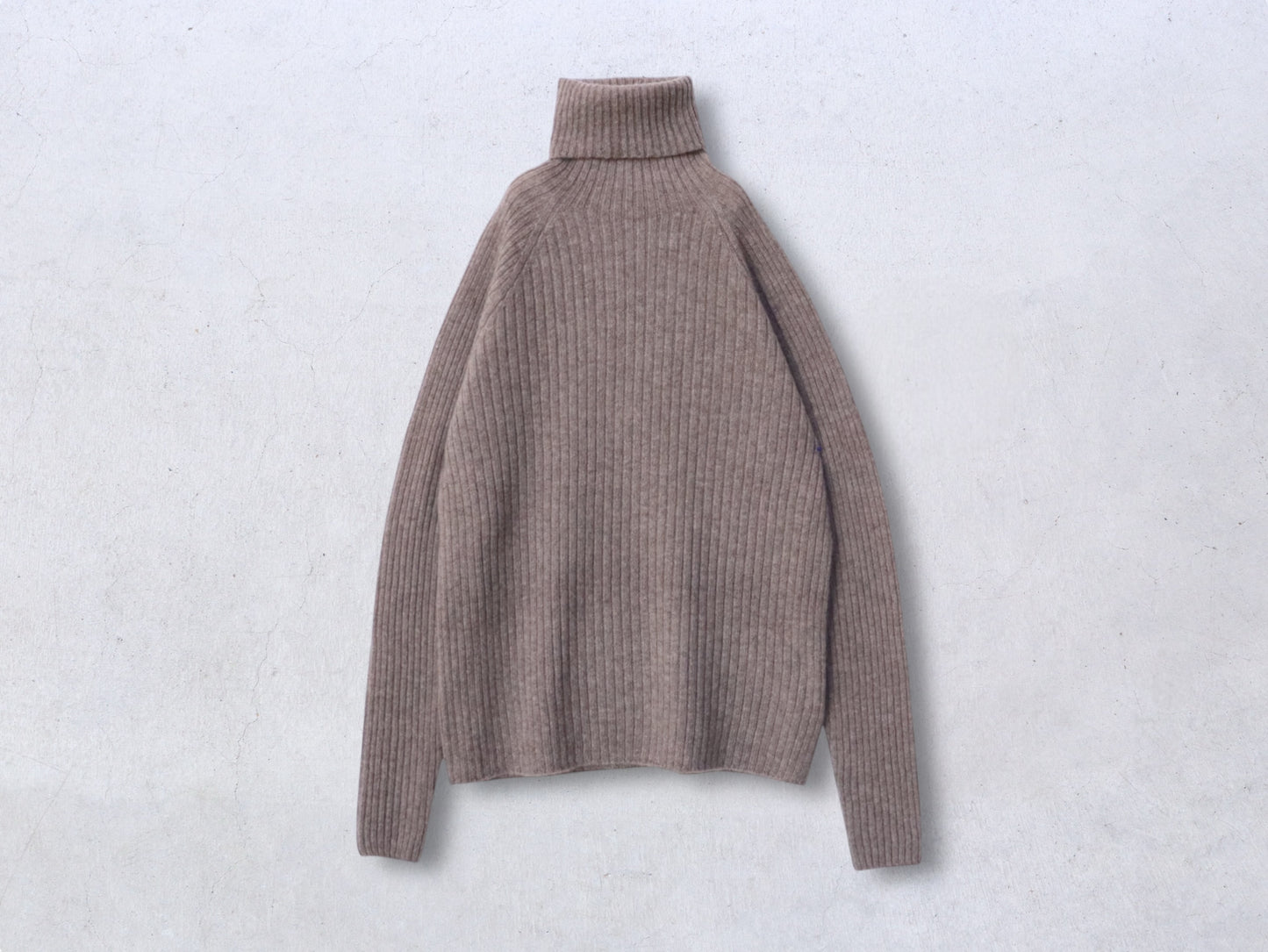 ブラックカシミヤ リブタートルネックセーター