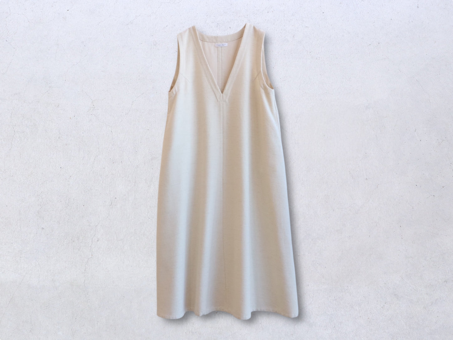 【NEW】綿ウール朱子織 Vネックワンピース