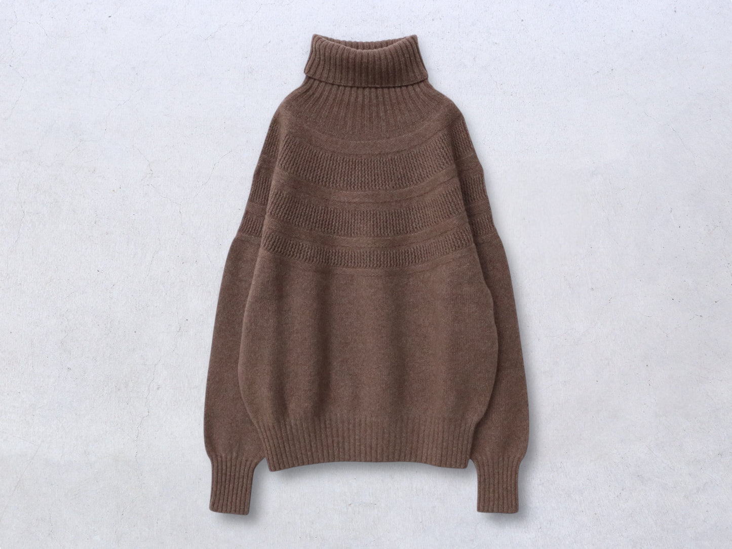 【NEW】ヤク レース柄オフタートルセーター　　