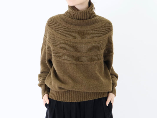 23AW｜K-16｜ヤク レース柄オフタートル Sweater〈COZY〉